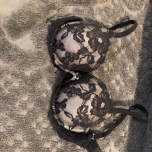 Victoria’s Secret bra 32 triple D